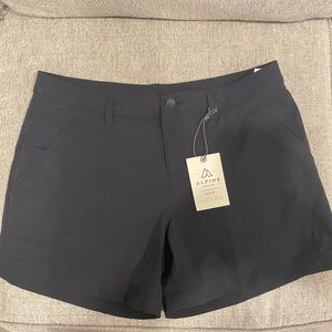 NWT alpine design shorts. Size 10